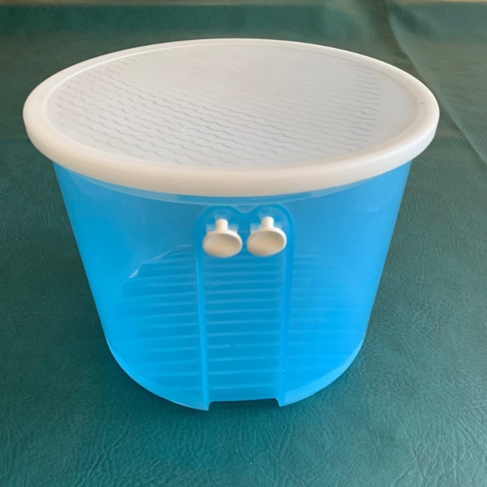 Tupperware fridge smart vegetable keeper 20 cup, 4.7 litre